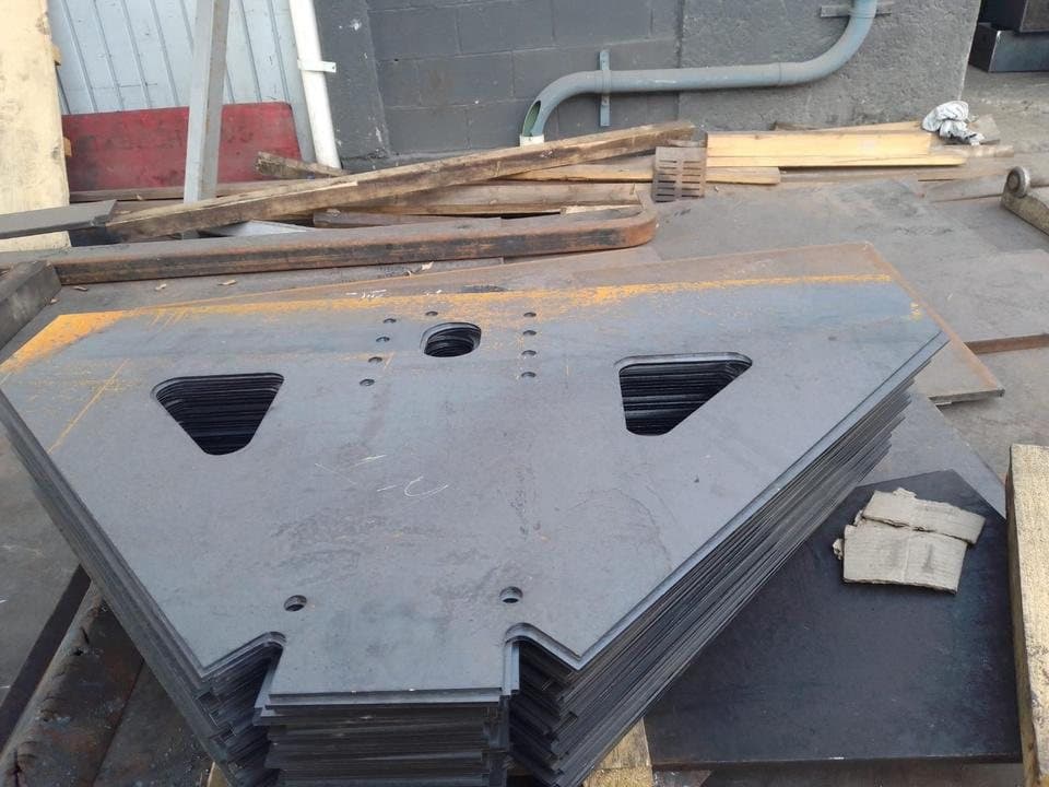 Placas de acero cortadas con precisión