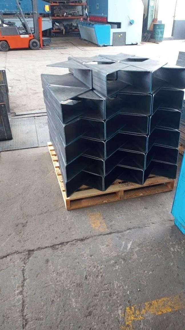 Piezas de placa doblada